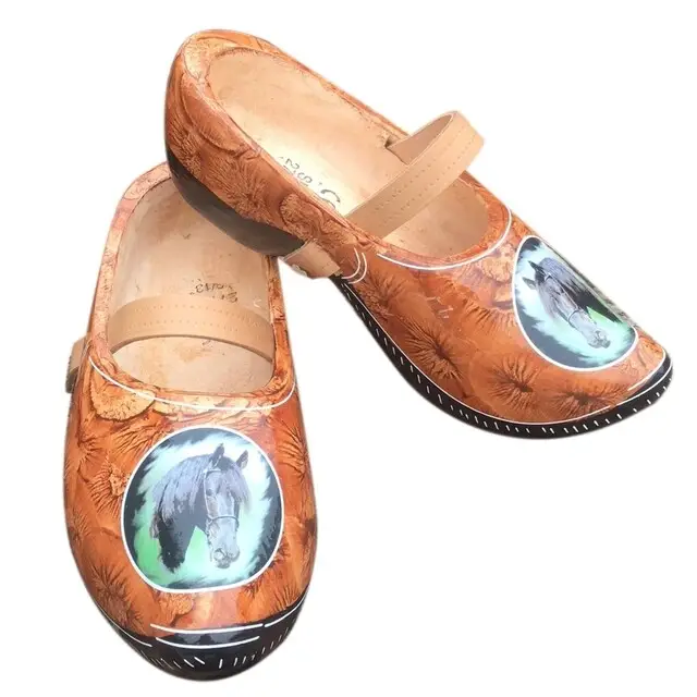 Beperkte Voorraad Scherjon Tripklompen Bruin met Fries Paard Maat 48