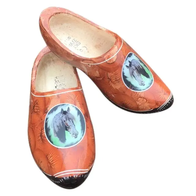 Koop Online Scherjon Kapklompen Bruin met Fries Paard Maat 46/46,5